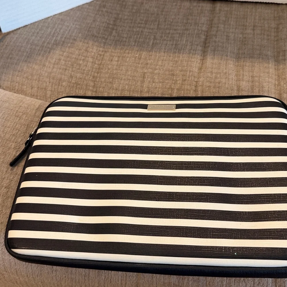 Kate Spade Monochrome Striped Laptop Sleeve 10 by 12” padded